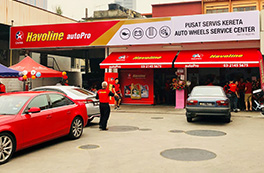 Exterior of a Havoline autoPro Workshop